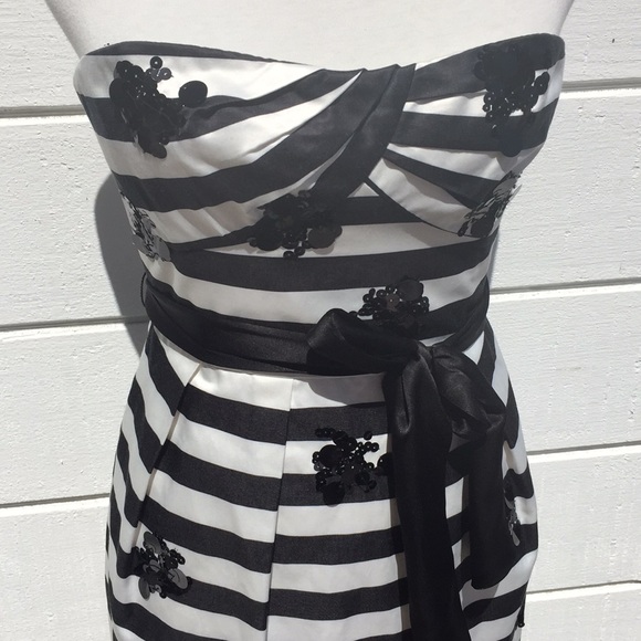 NWOT! BCBG Black & White Striped Dress - Picture 2 of 5